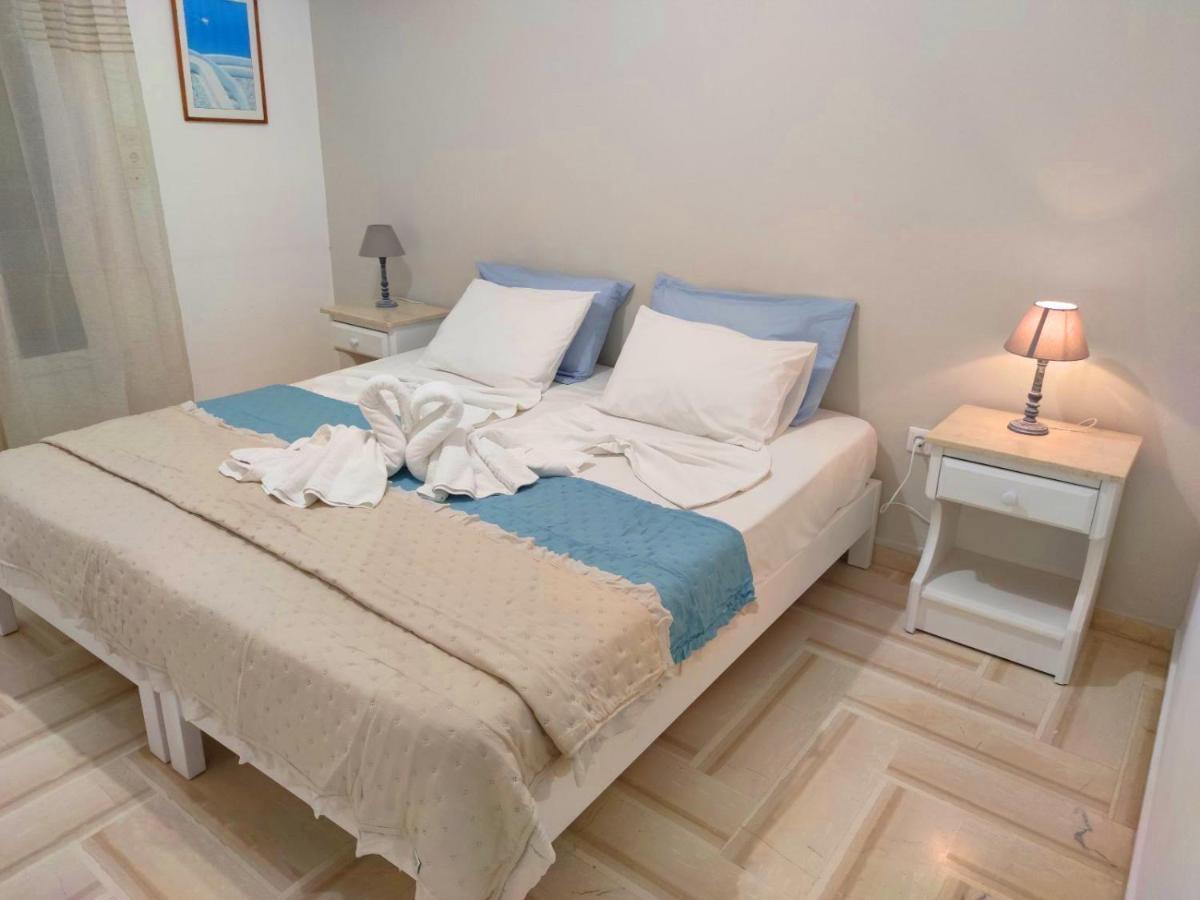 Ayeri Hotel Páros Buitenkant foto