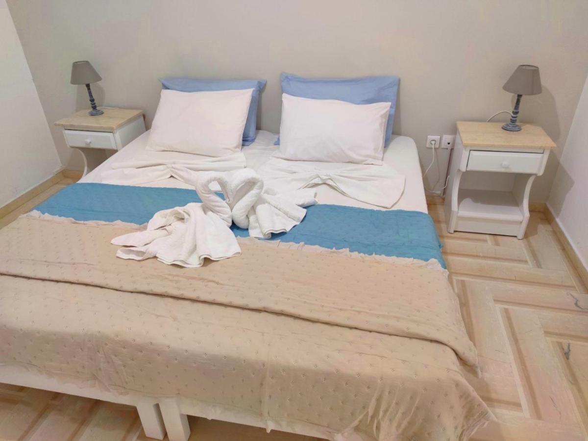 Ayeri Hotel Páros Buitenkant foto