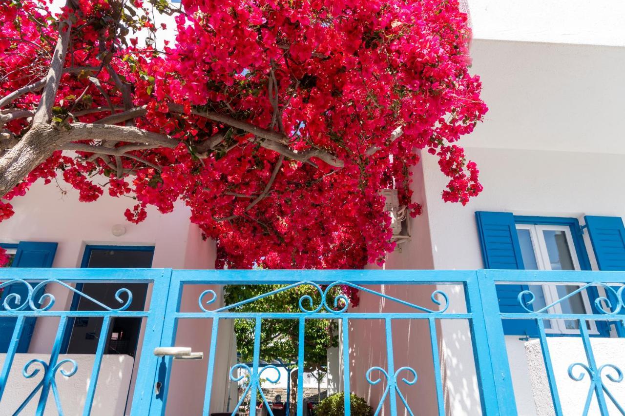 Ayeri Hotel Páros Buitenkant foto